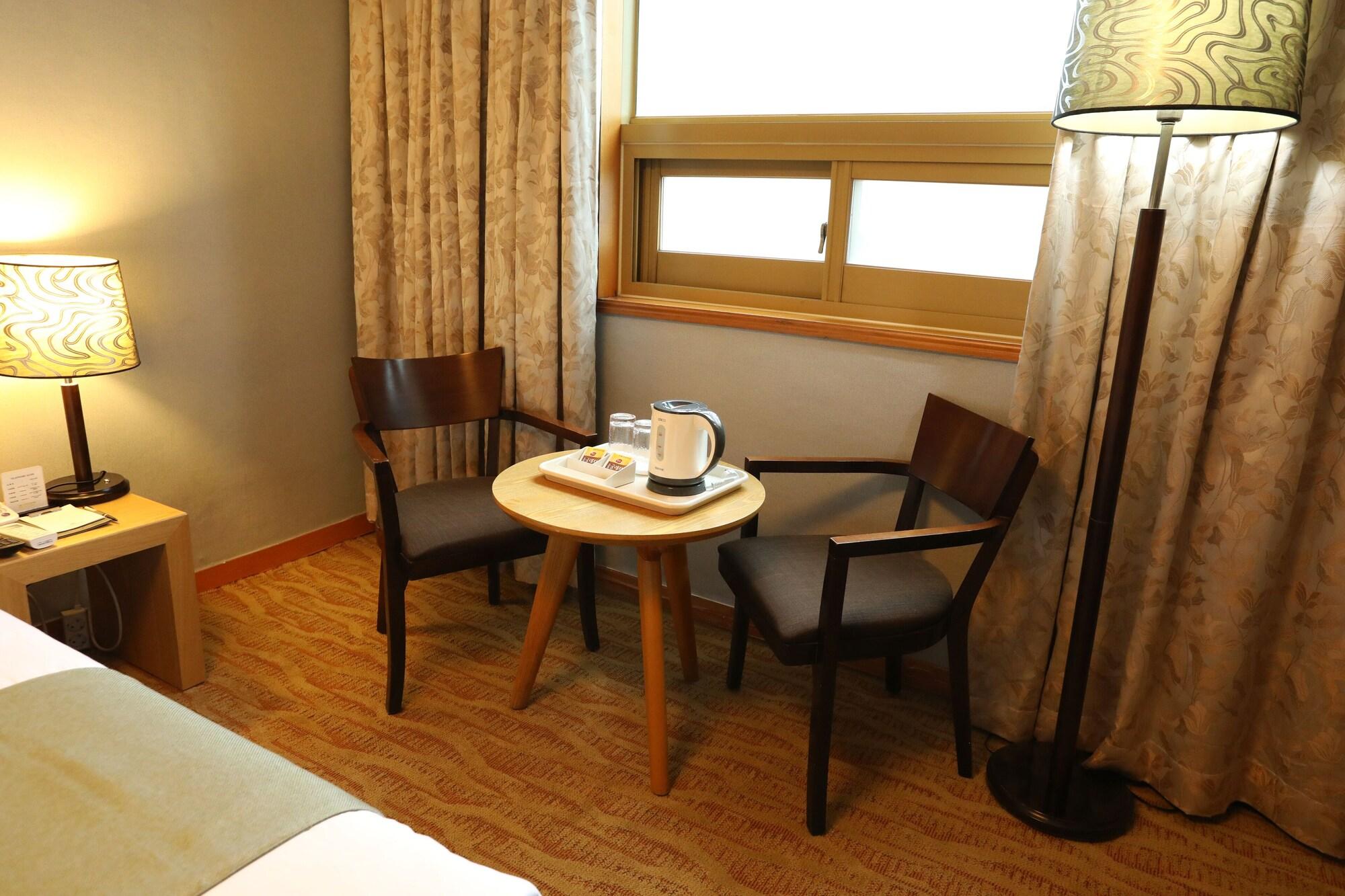 Prime Tourist Hotel 50/56
