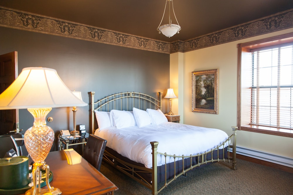 Landmark Inn 12/58