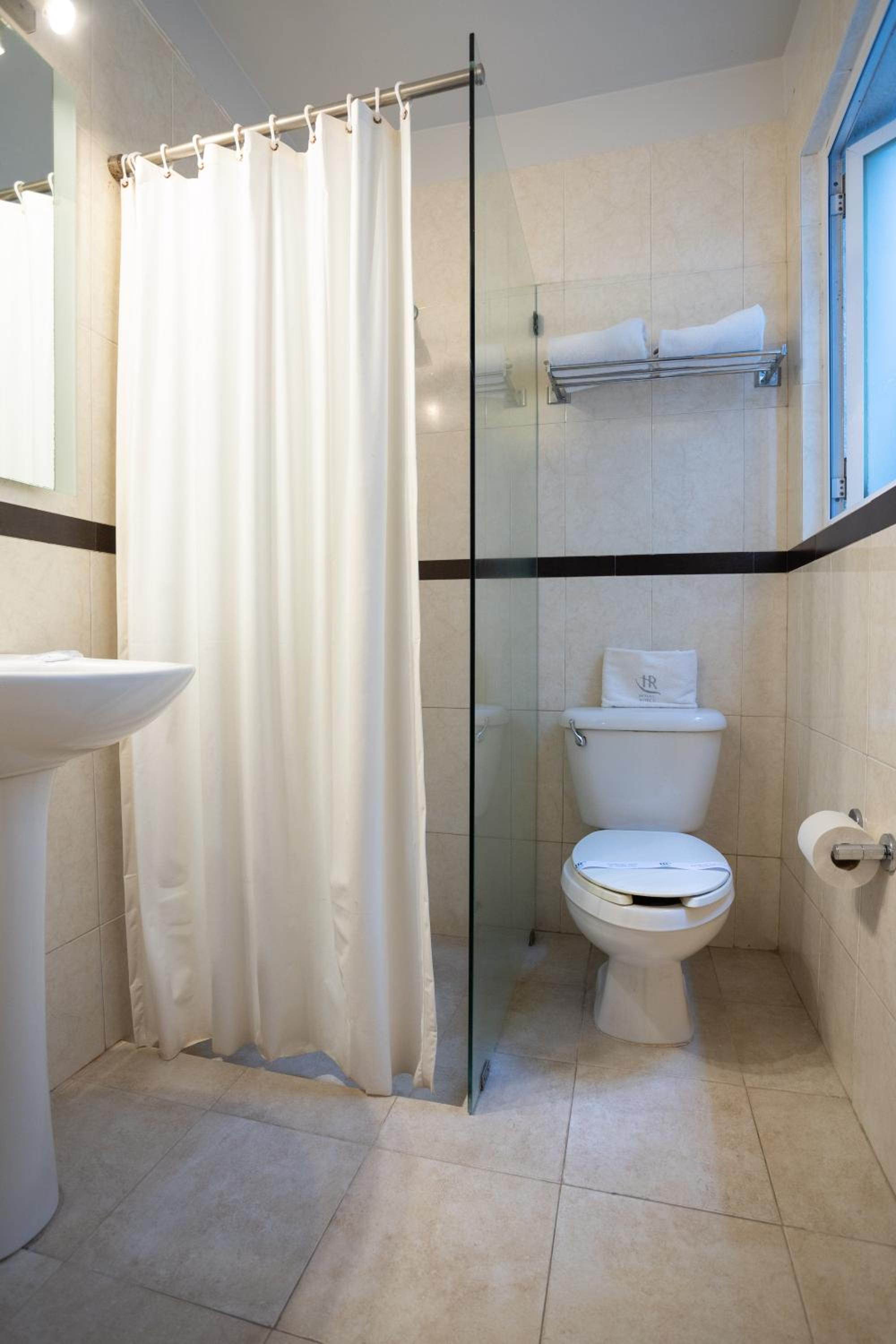 غرفة عائلية، Hotel Roble 5/5