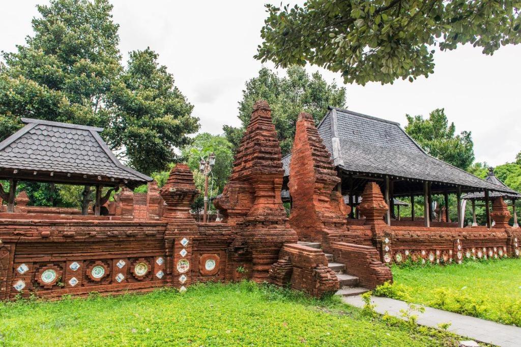 Patra Cirebon 36/41