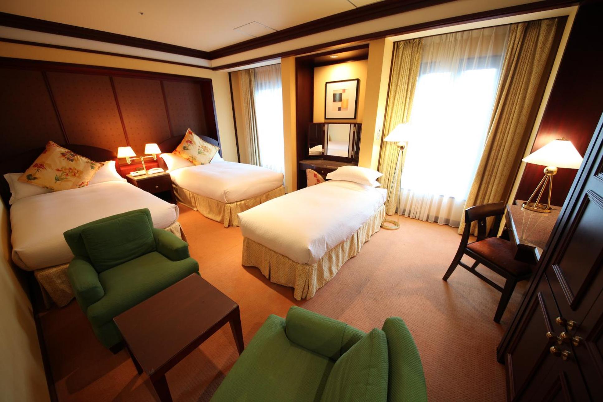 ROOM, TRIPLE