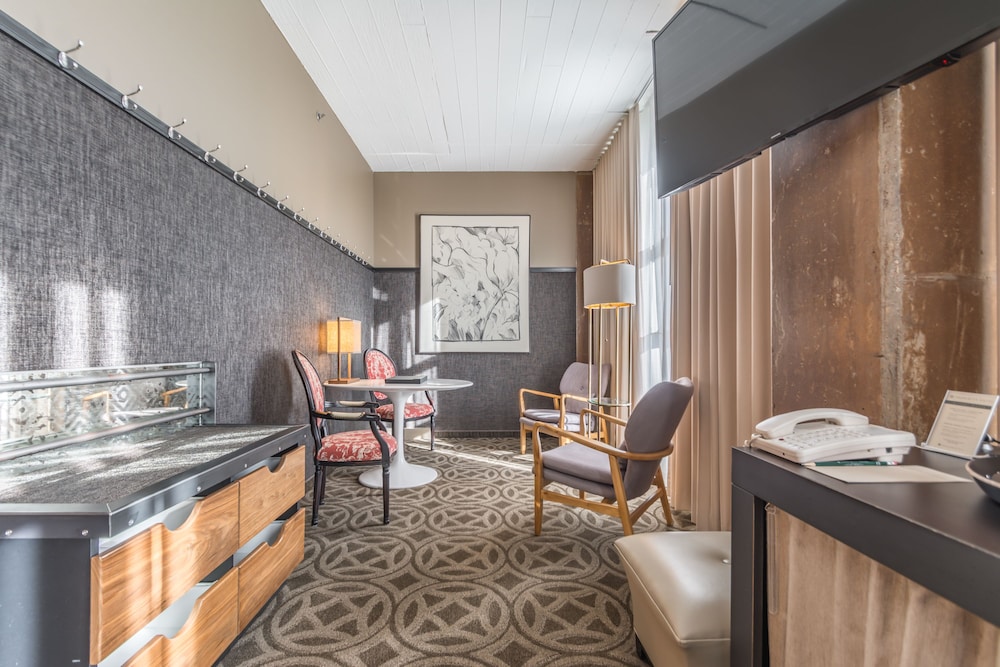 Proximity Hotel 21/71