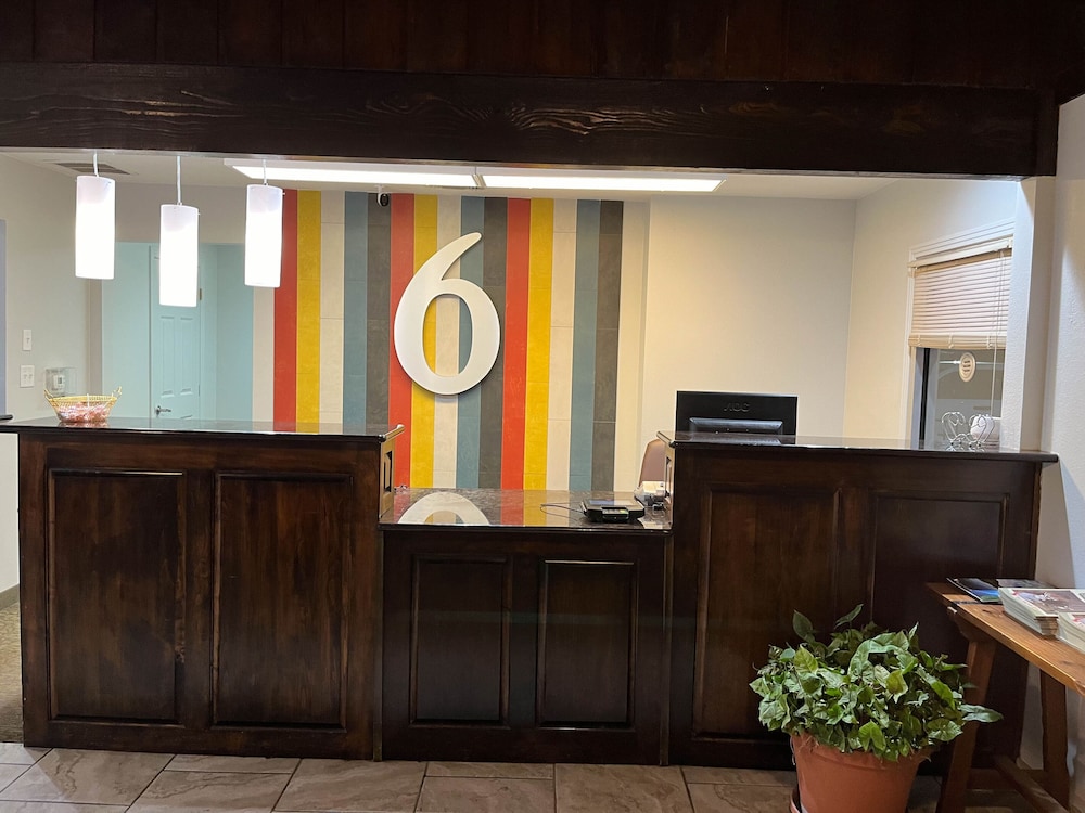 Lobby at Motel6 Junction, TX - Llano River, JUNCTION - TX