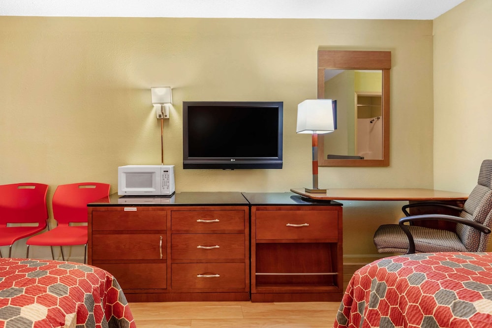 Rodeway Inn Lexington West 15/18