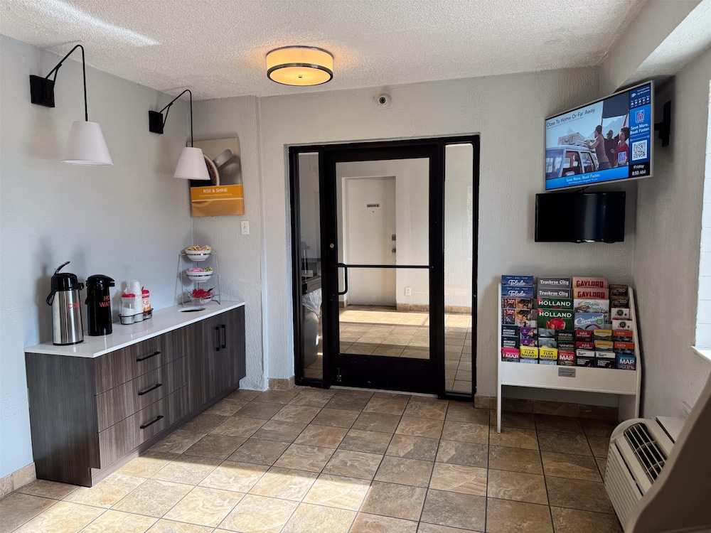 Motel6 Farmington Hills, MI - Northwest - Farmington Hills 10/56