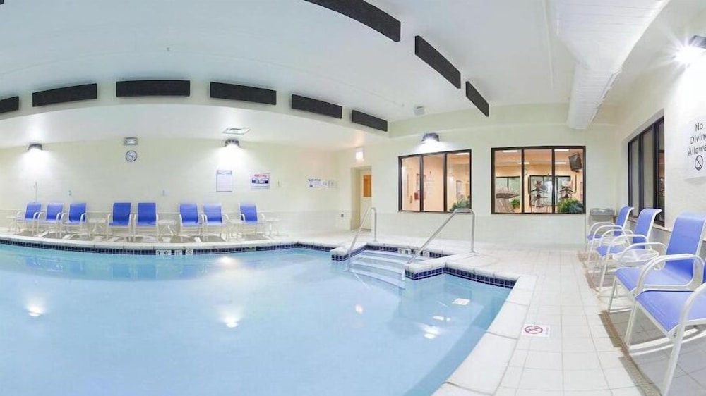 Holiday Inn Express Hotel And Suites Chicago Arpt Area West Ohare 9/46