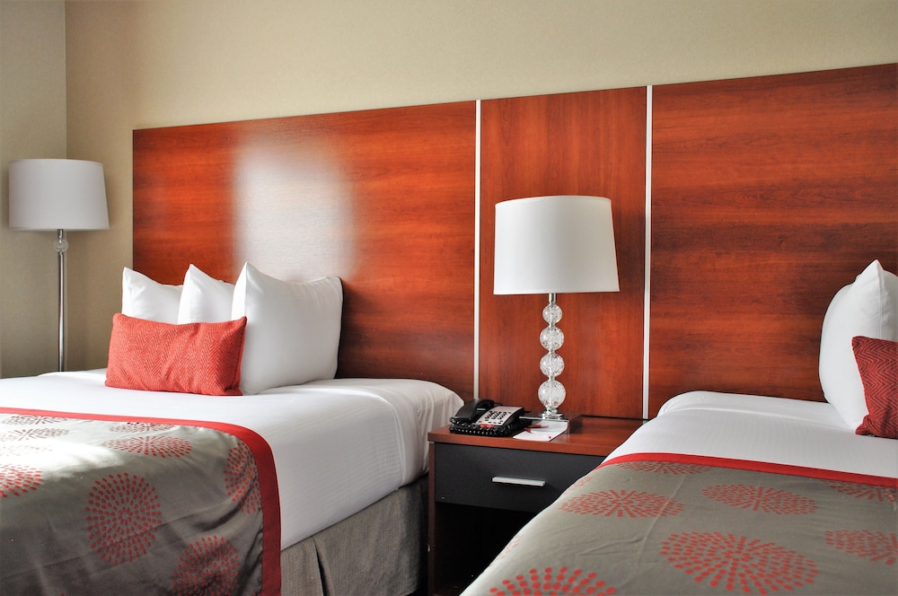 Ramada By Wyndham Staten Island 10/38