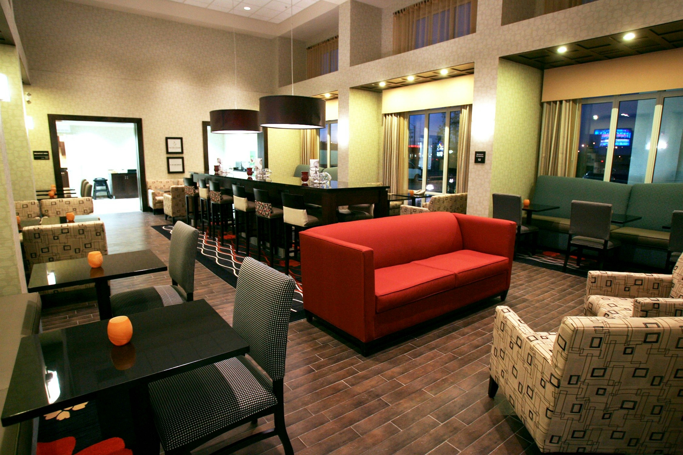 Hampton Inn Suites By Hilton Red Deer 26/38