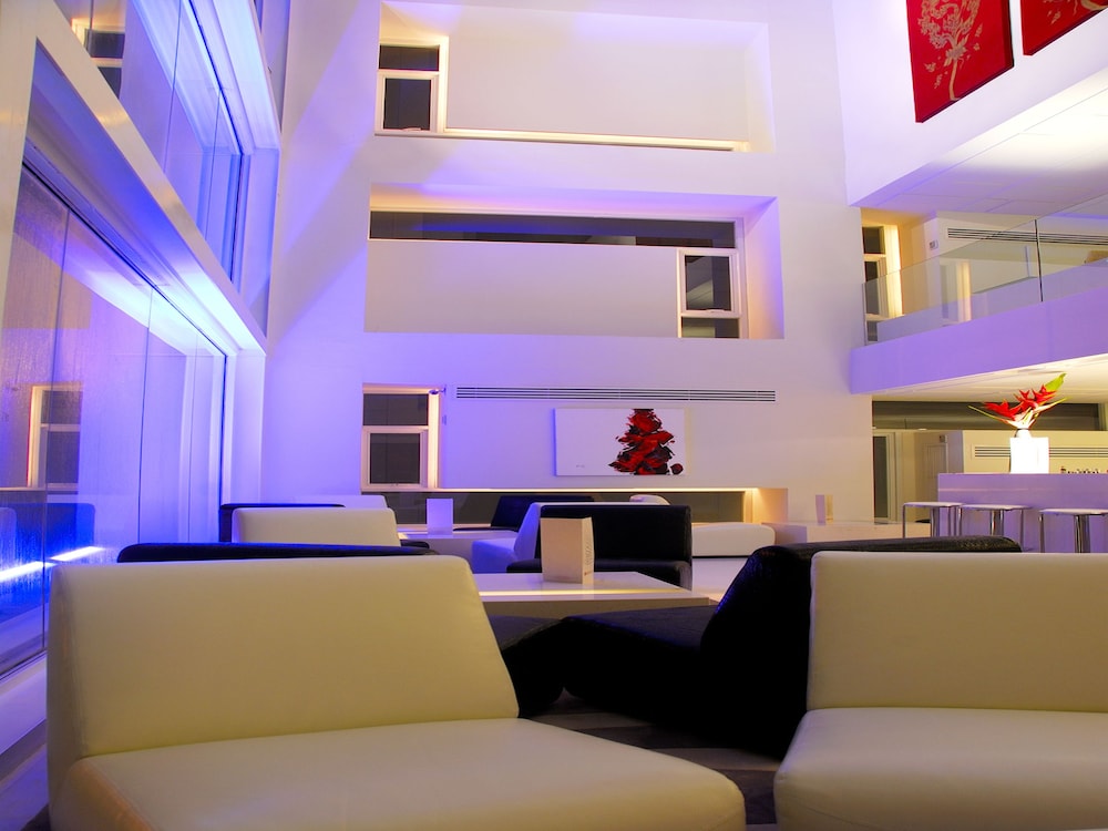 Le Fenix Sukhumvit 27/43