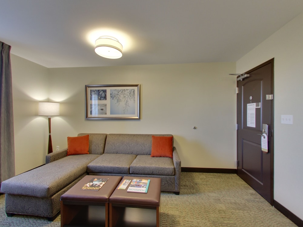 STAYBRIDGE SUITES MADISON FITCHBURG 36/71