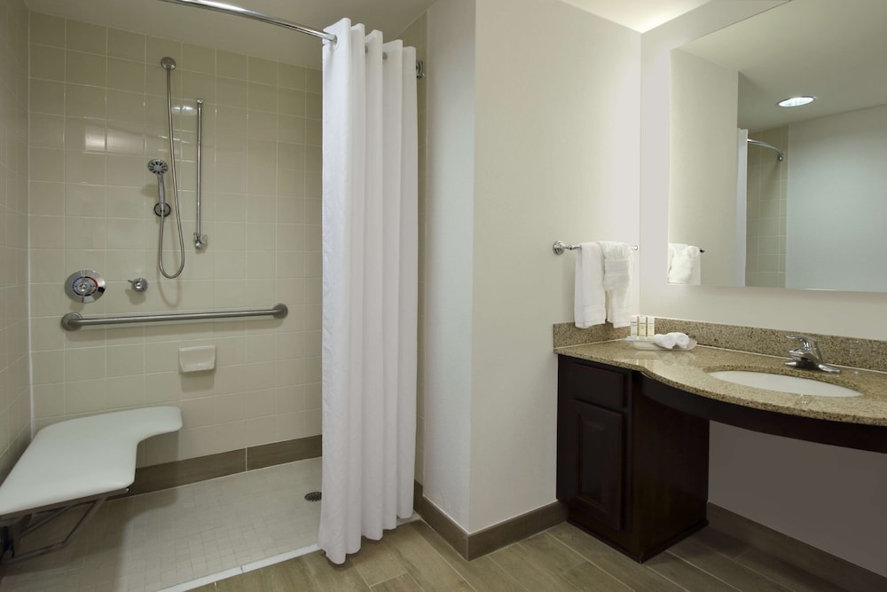 HOMEWOOD SUITES BY HILTON MIAMI - AIRPORT WEST 8/40