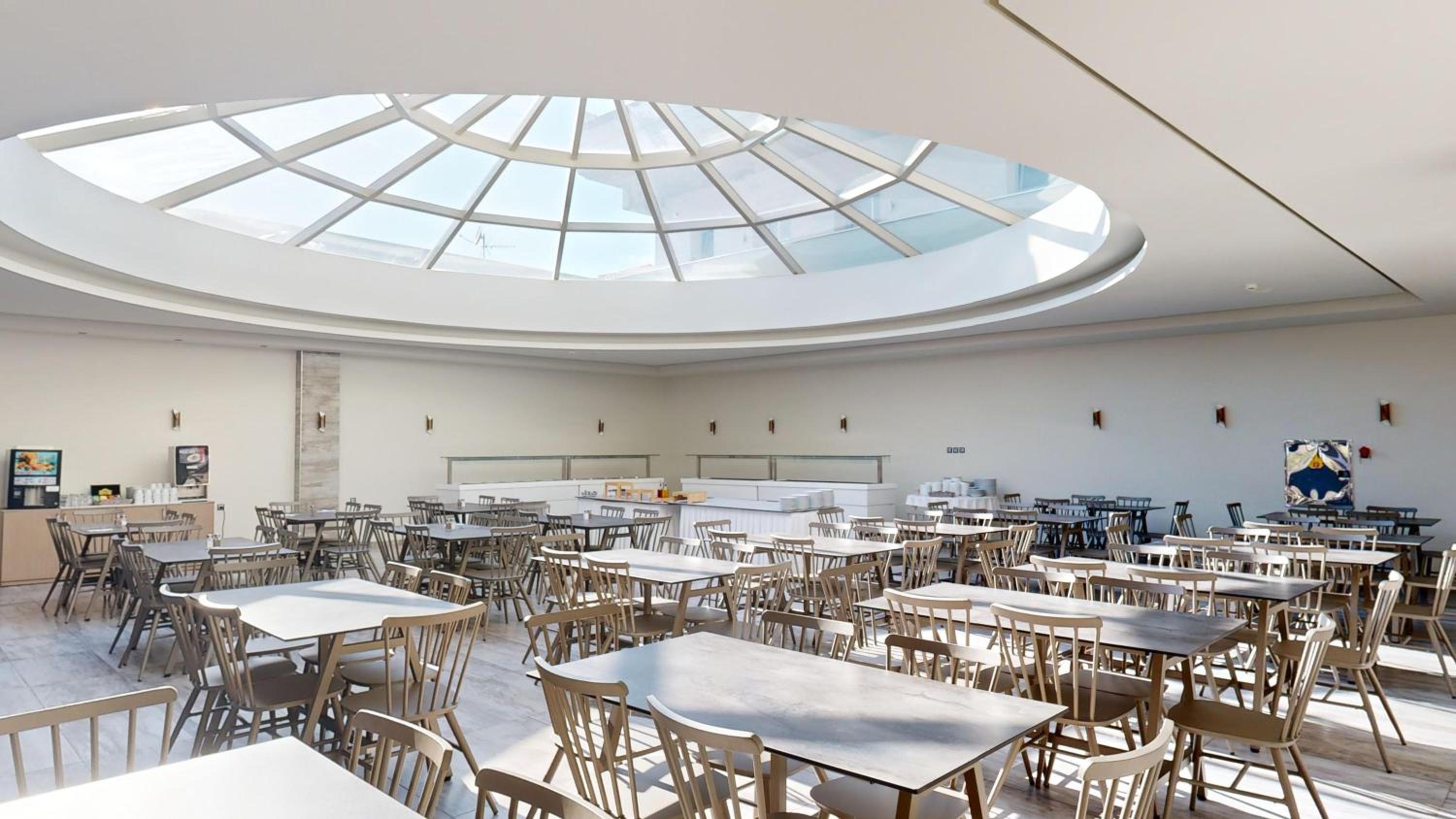 The Dome Luxury Hotel 50/60