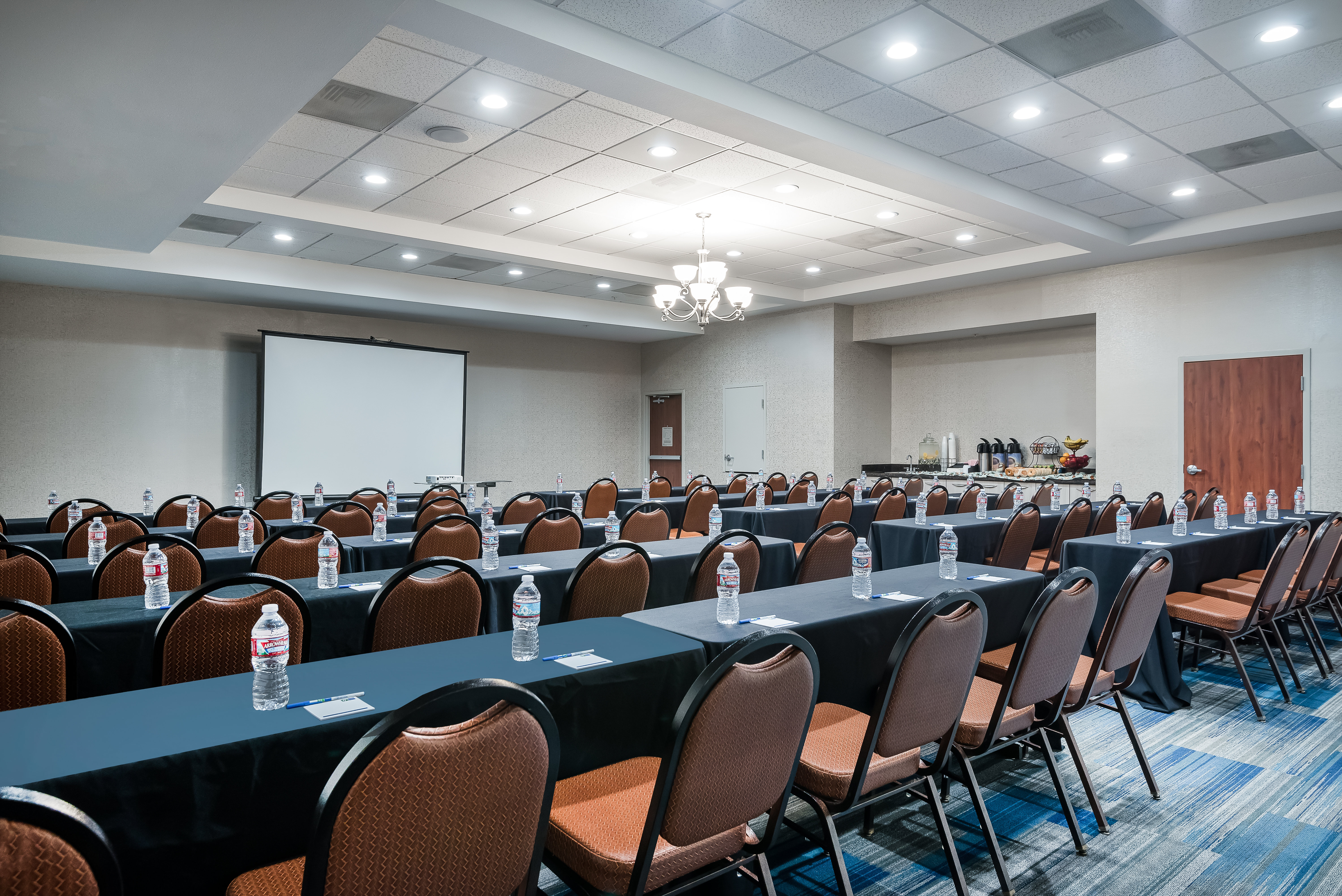 Holiday Inn Express Hotel And Suites Ontario Airport 45/50
