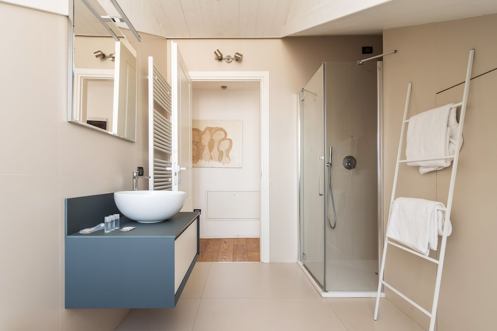 Easyhomes - Brera Luxury Suites 40/42