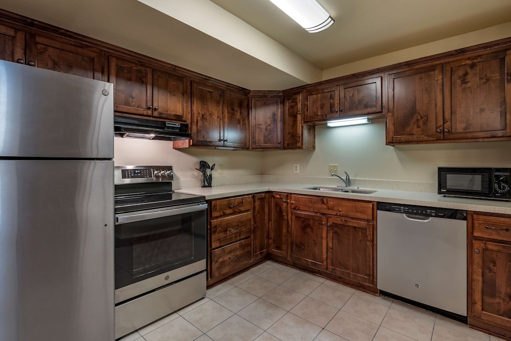 Best Western Desert Inn 10/50