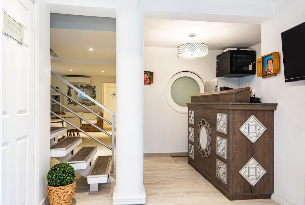Ataraxy Hotel Boutique 7/50