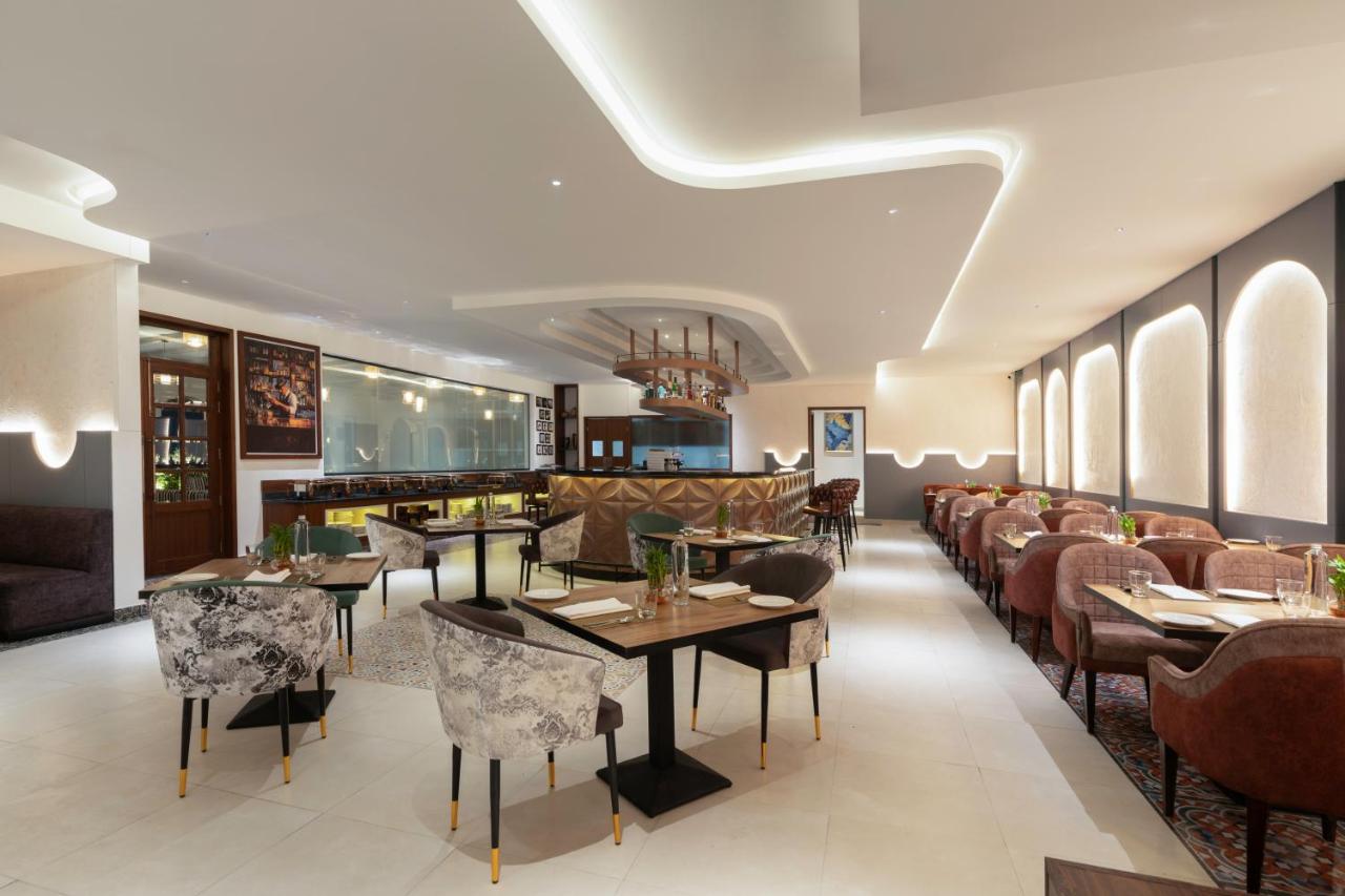 Clarks Inn Dehradun 21/28