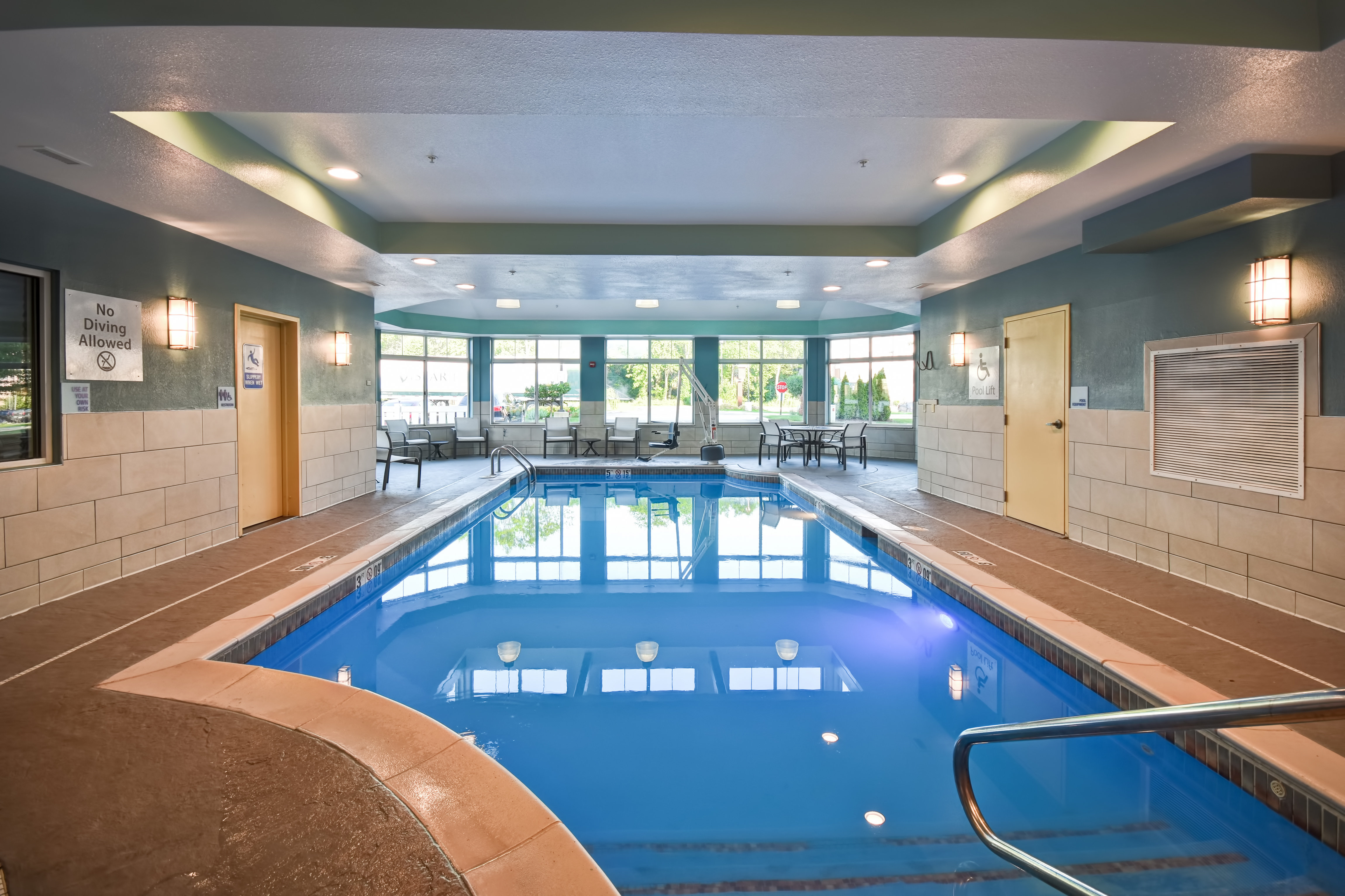 Holiday Inn Express Suites Schererville 29/57
