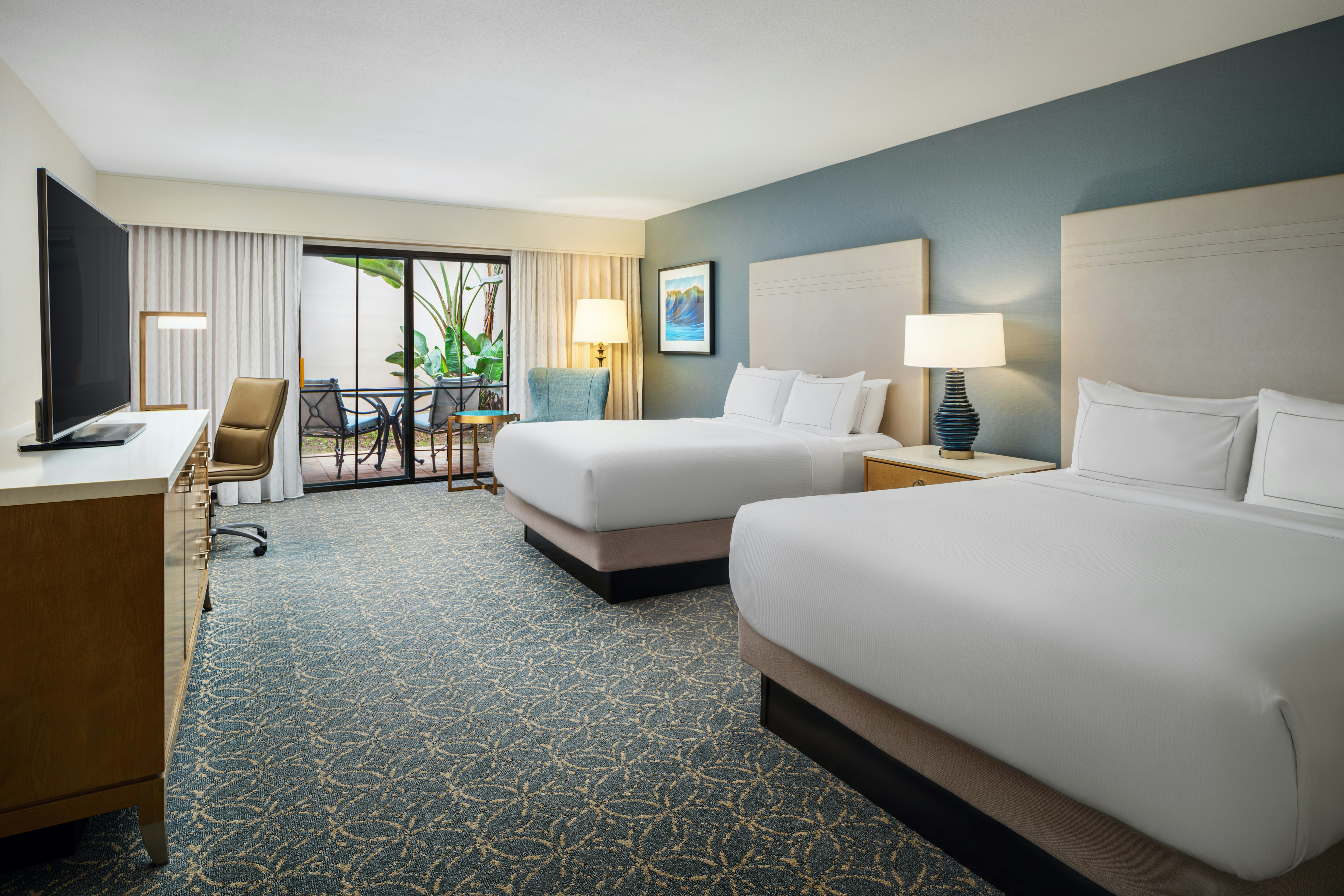 Room, 2 Queen Beds, Resort View, Accessible