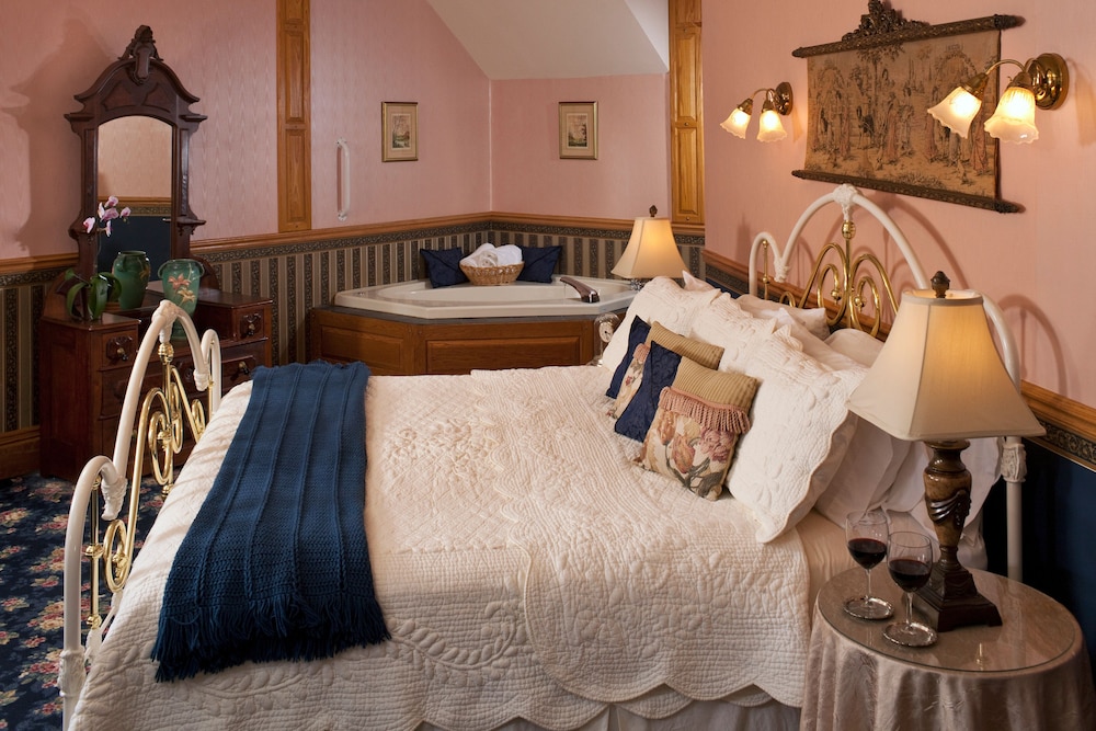 Old Rittenhouse Inn 30/50