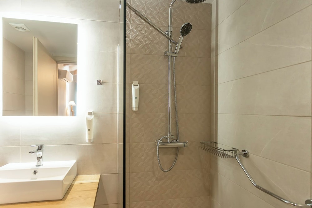 Telesilla Hotel 73/74