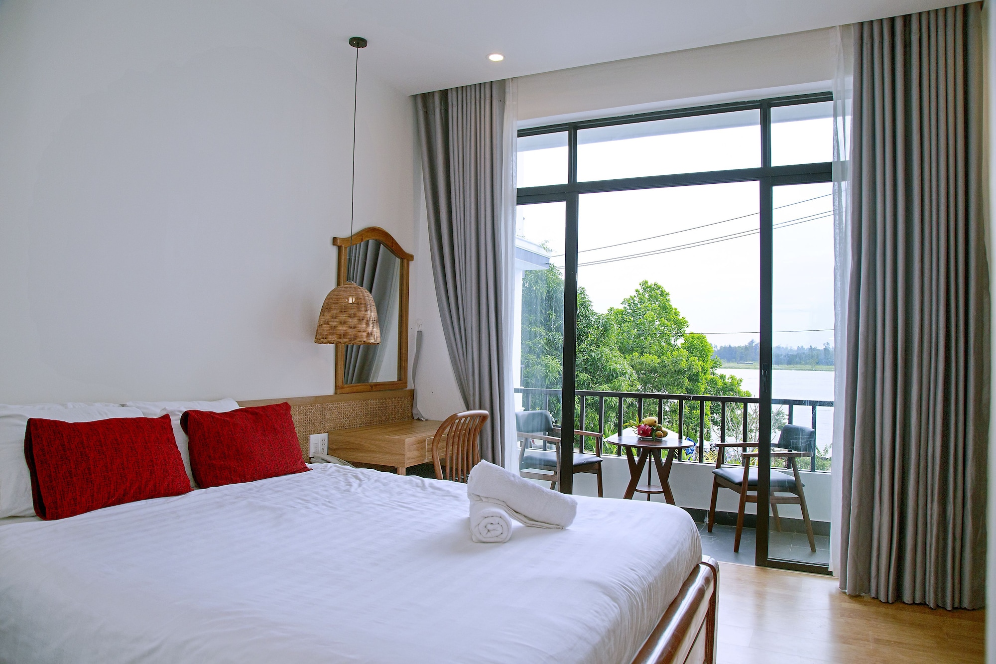 DELUXE, DOUBLE BED, BALCONY