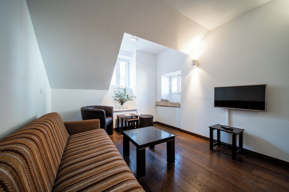 Celenga Apartments 49/66