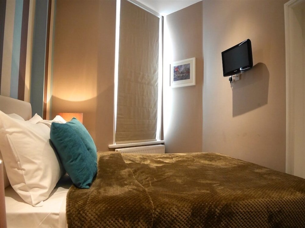 RAVNA GORA HOTEL 44/67