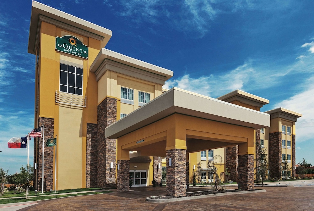 La Quinta Inn & Suites by Wyndham Wichita Falls - MSU Area 1/40