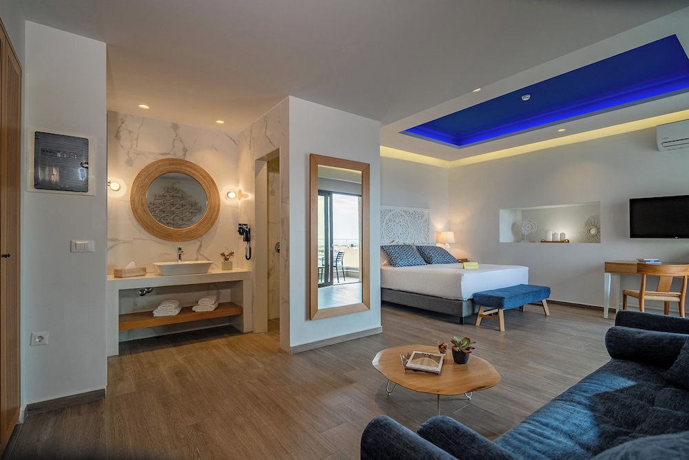 Junior Suite, Studio, Double Bed, Partial Sea View, Sofa, Terrace، Villaggio Boutique Hotel Hersonissos - Adults Only 6/7