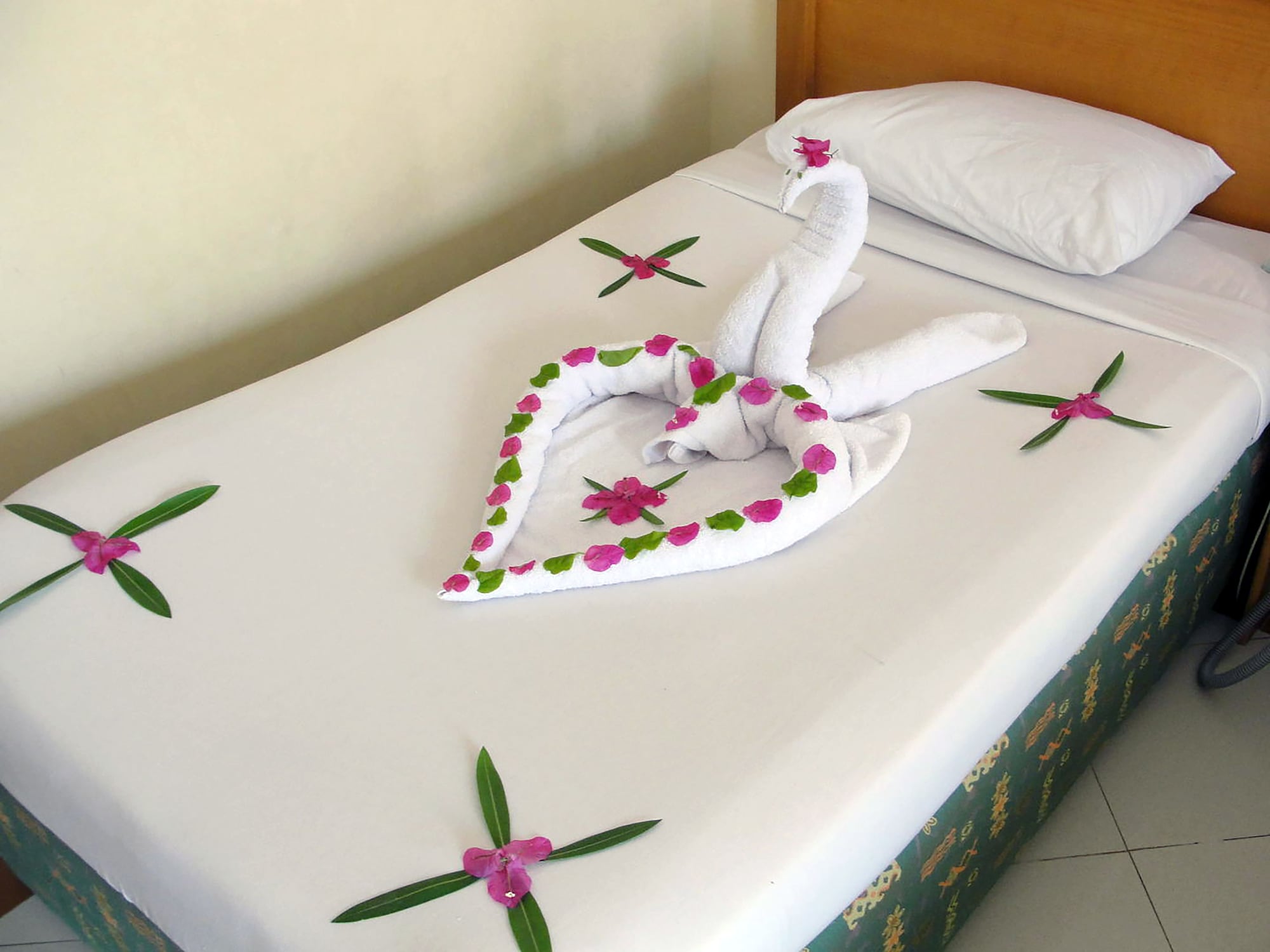 غرفة قياسية بسرير مزدوج بإطلالة على المسبح، Dive Inn Resort 5/6