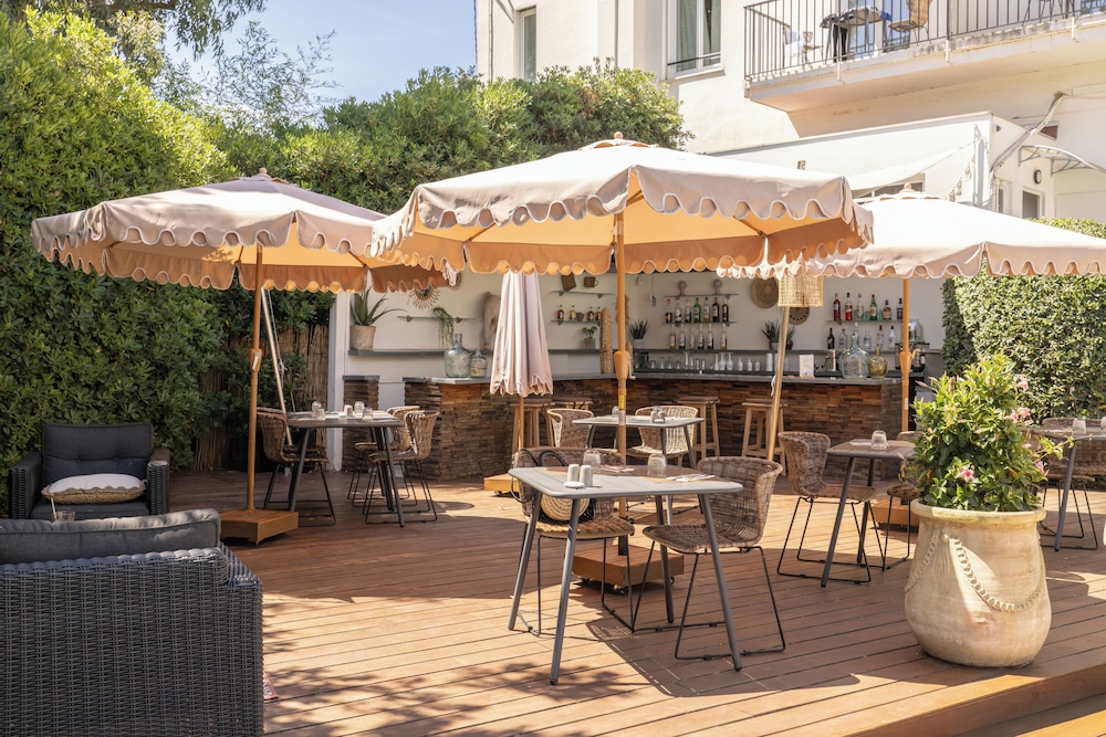 La Villa Cap D Antibes 67/77