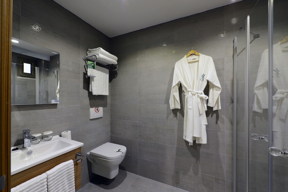 YASMAK COMFORT HOTEL 3/32