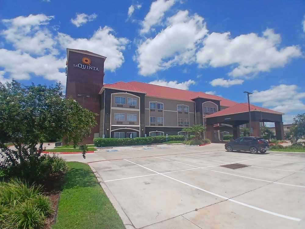 La Quinta Inn And Suites By Wyndham Mercedes 55/61