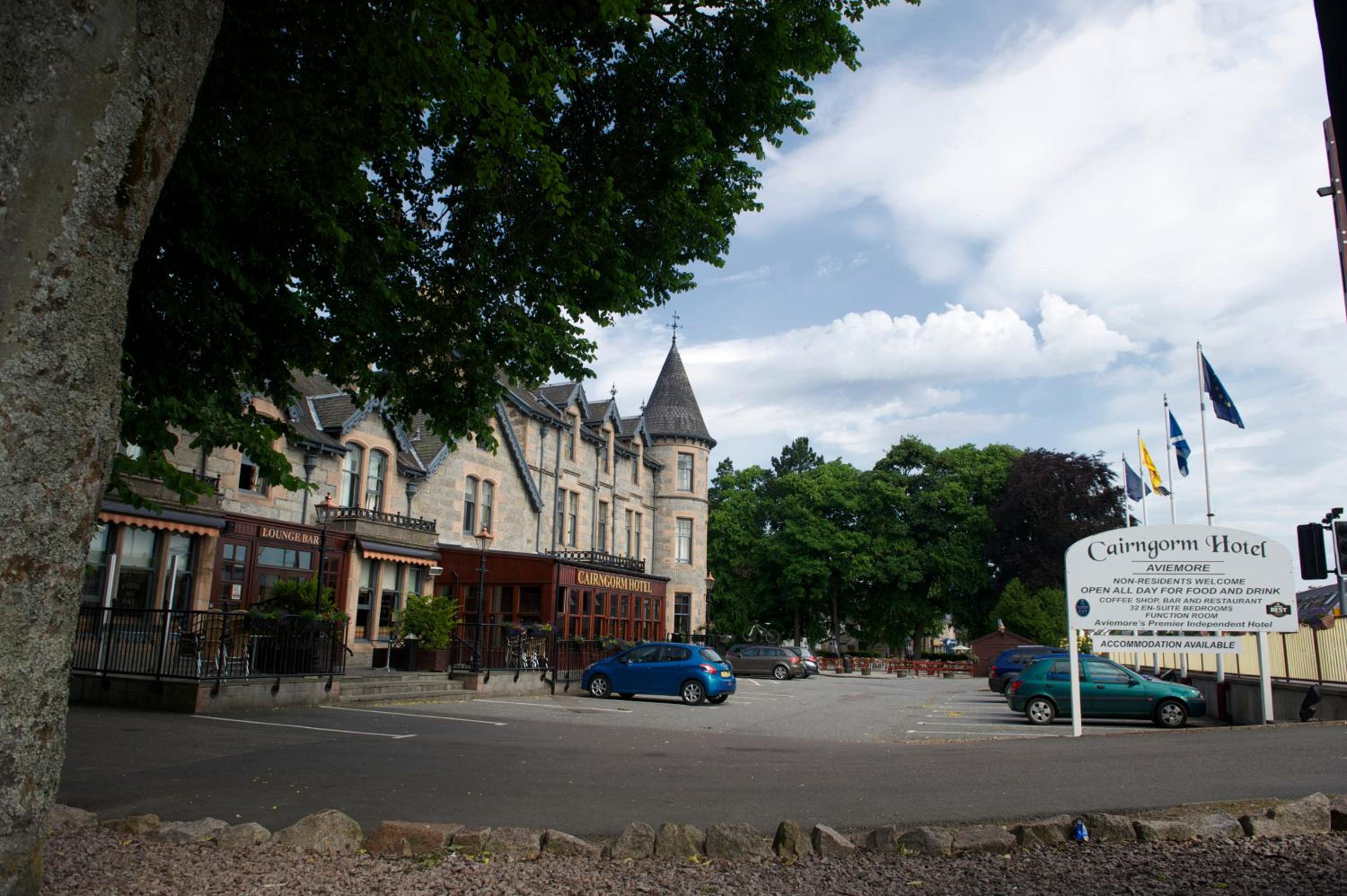 Cairngorm Hotel 6/55