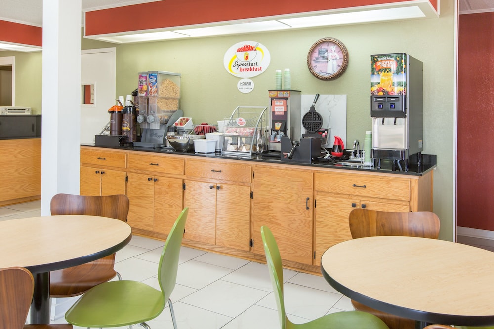 Super 8 by Wyndham Dothan 23/26