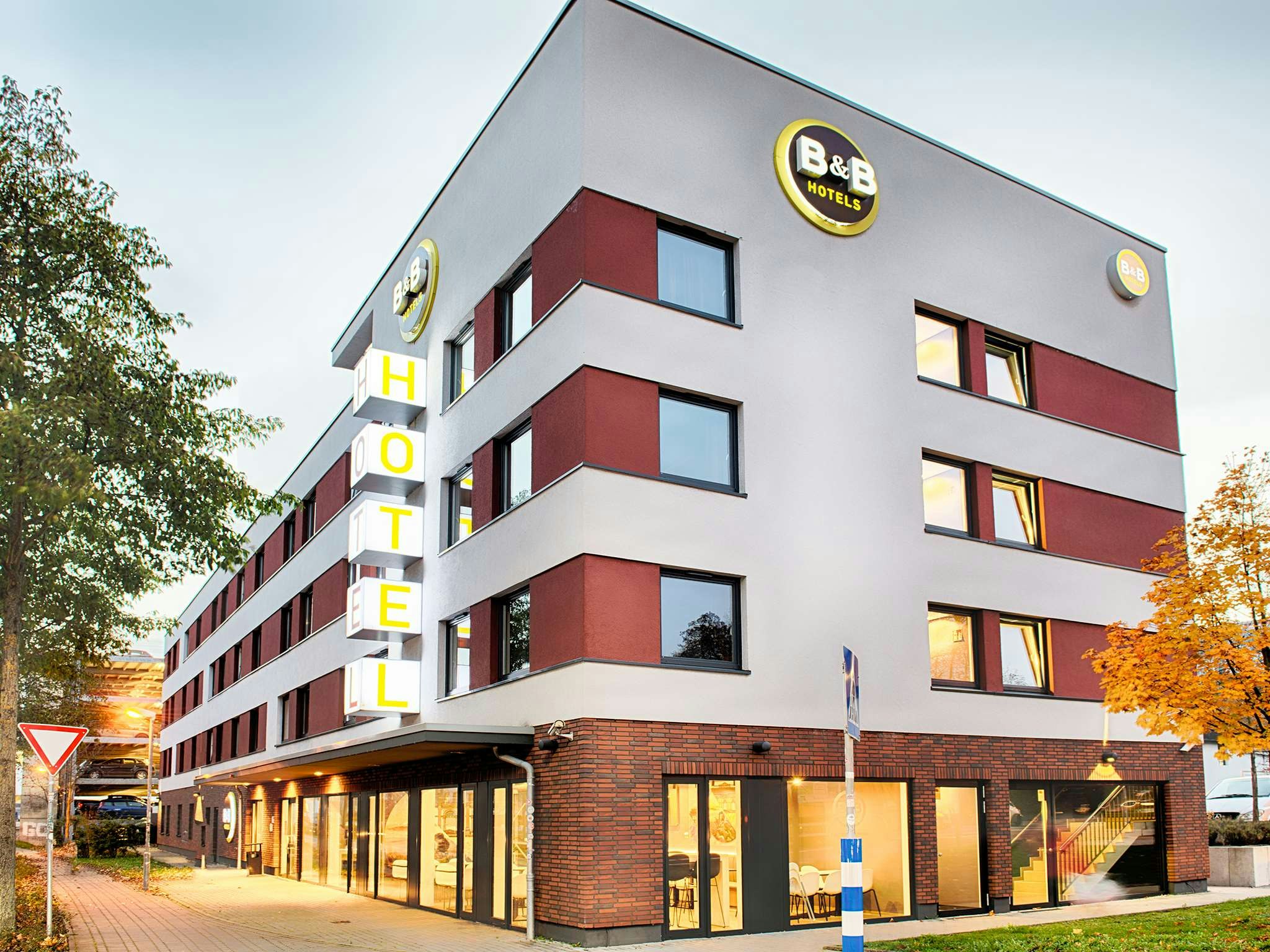 B&B Hotel Kaiserslautern 3/50