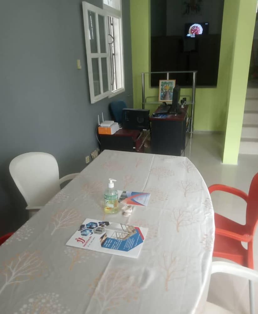 Villa Résidence Séjours & Affaires 12/50