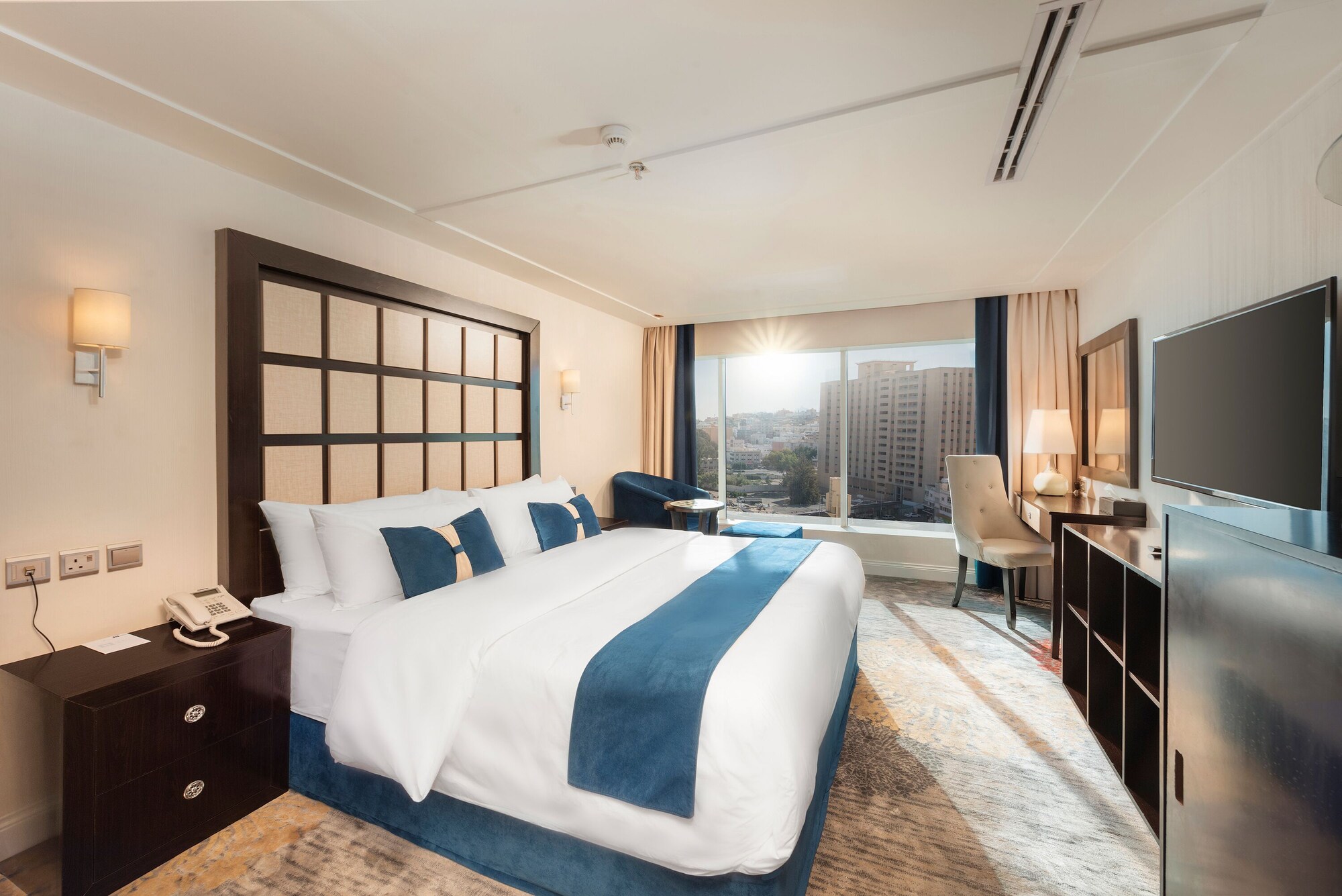 JUNIOR SUITE
