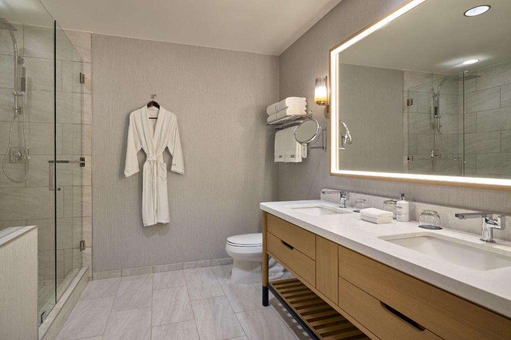 غرفة تقليدية بسريرين كوين بإطلالة، The Westin Riverfront Resort & Spa, Avon, Vail Valley 4/4