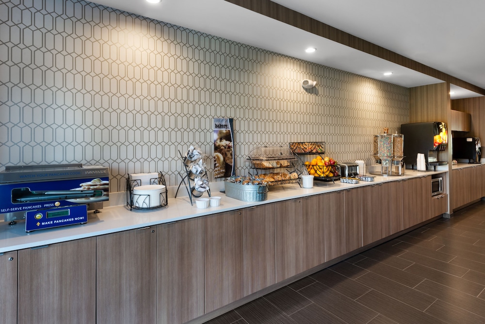 Microtel Inn and Suites by Wyndham Warsaw 5/42