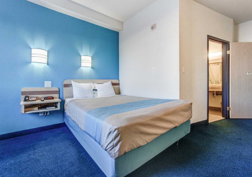 Motel6 Grande Prairie, AB 24/65