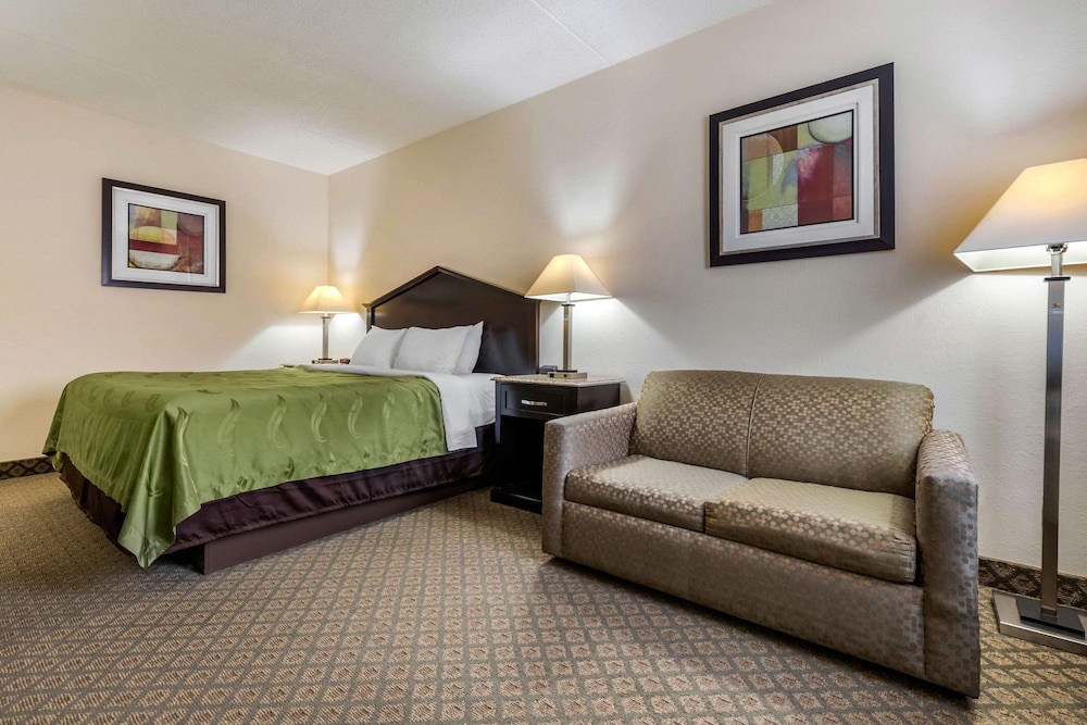 1734 West Hotel 21/32