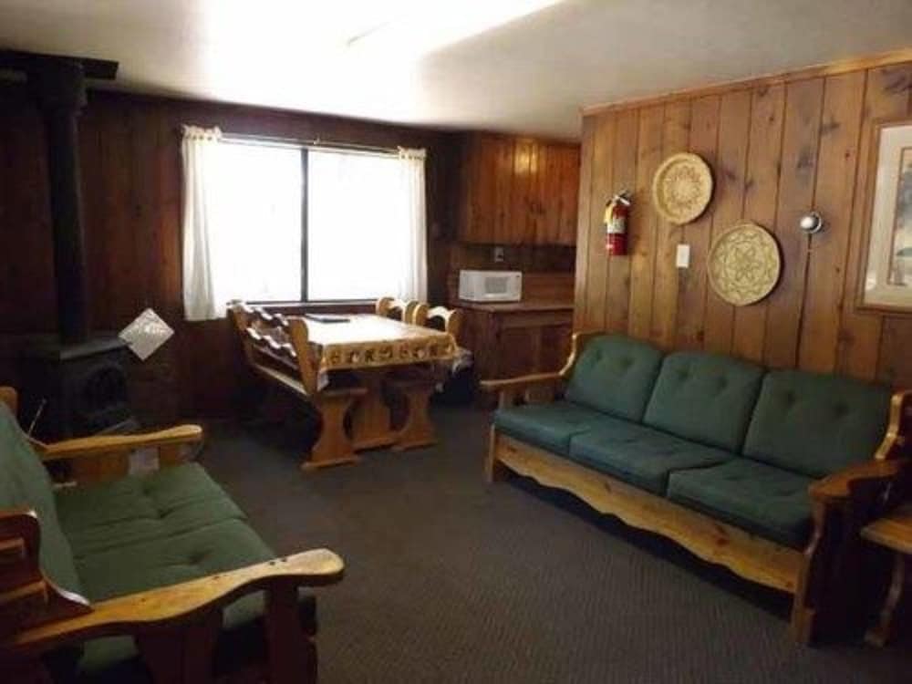 Arizona Mountain Inn and Cabins 31/50