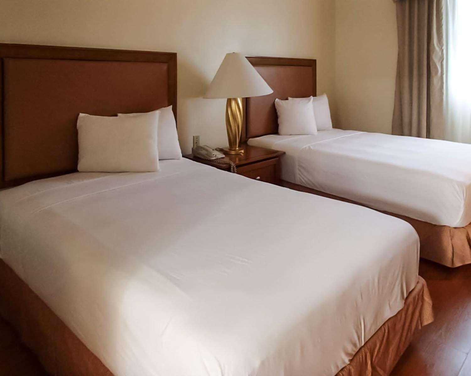 ROOM, 2 DOUBLE BEDS