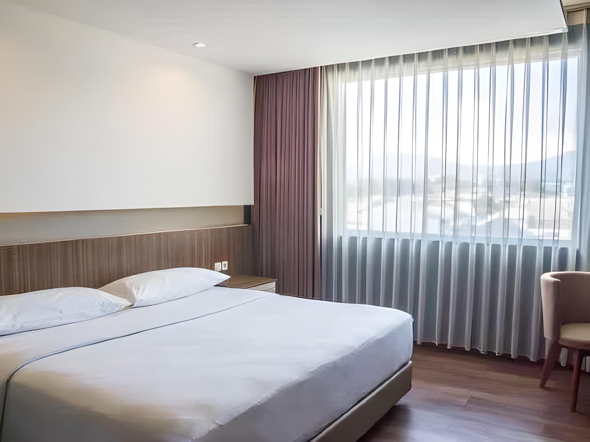 Smart, Superior, King Bed