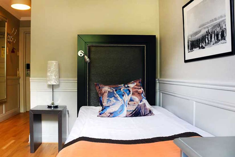 Home Hotel Majoren 16/48