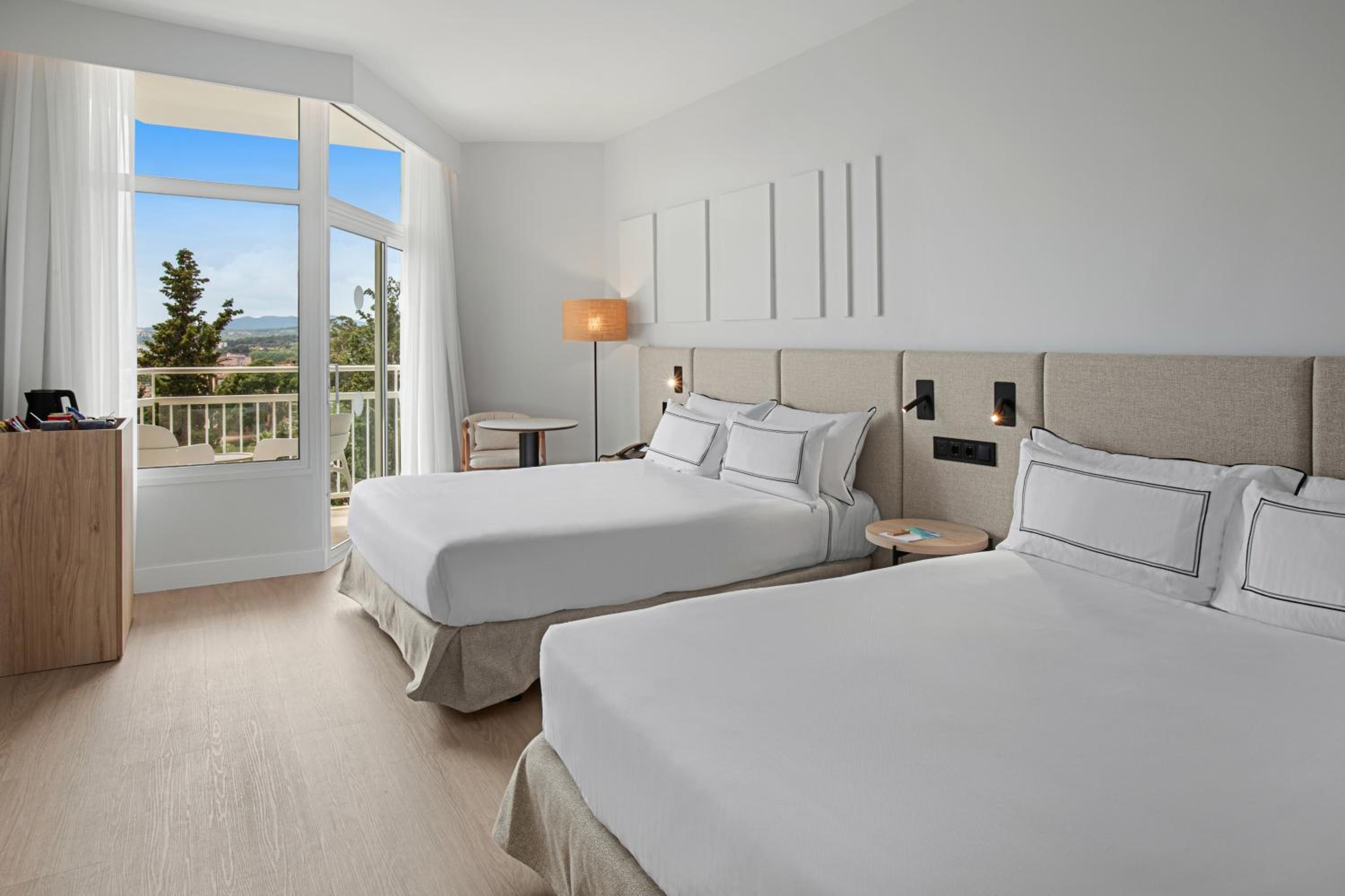 Grand, Premium, King Bed, Melia Lloret De Mar 6/10