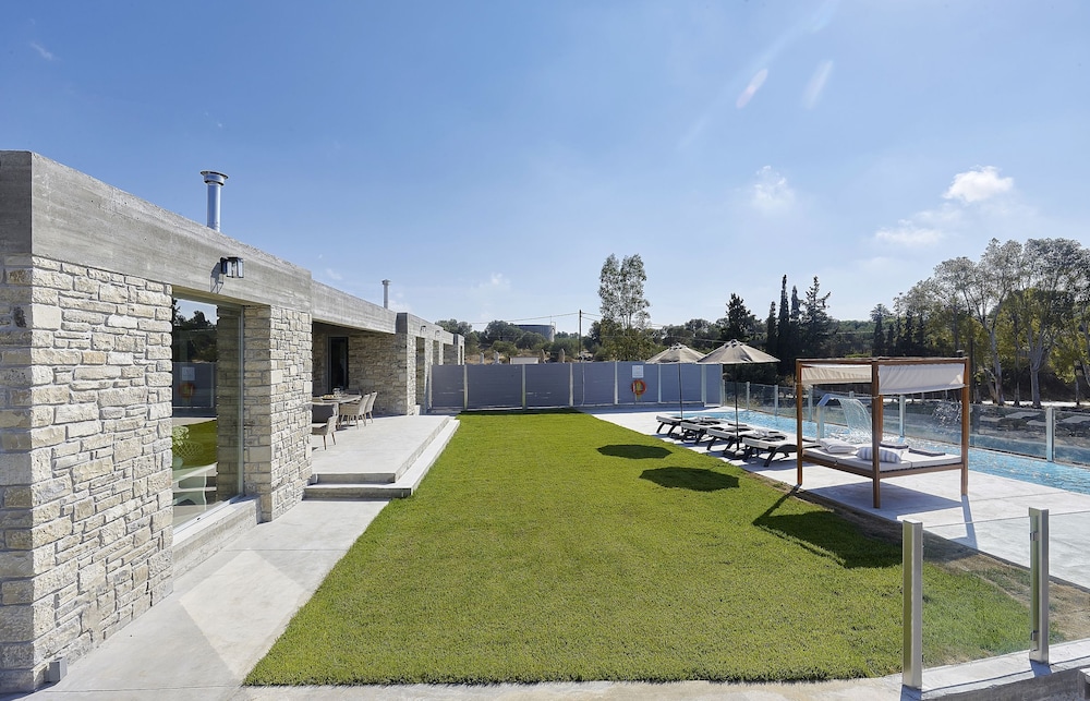 Kouros & Kori Villas 34/49