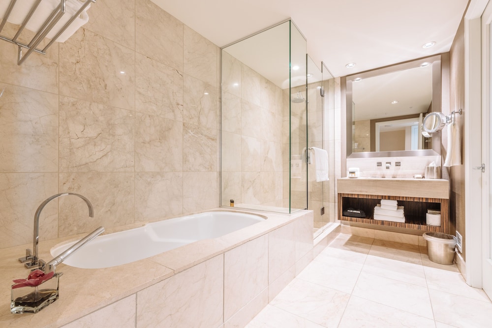 L'Hermitage Hotel 20/70